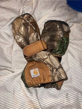 Carhartt Camo and Tan Work Mittens with Logo Patch